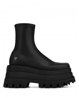 Festival Season Naked Wolfe Sassy Black | ELFHCB087